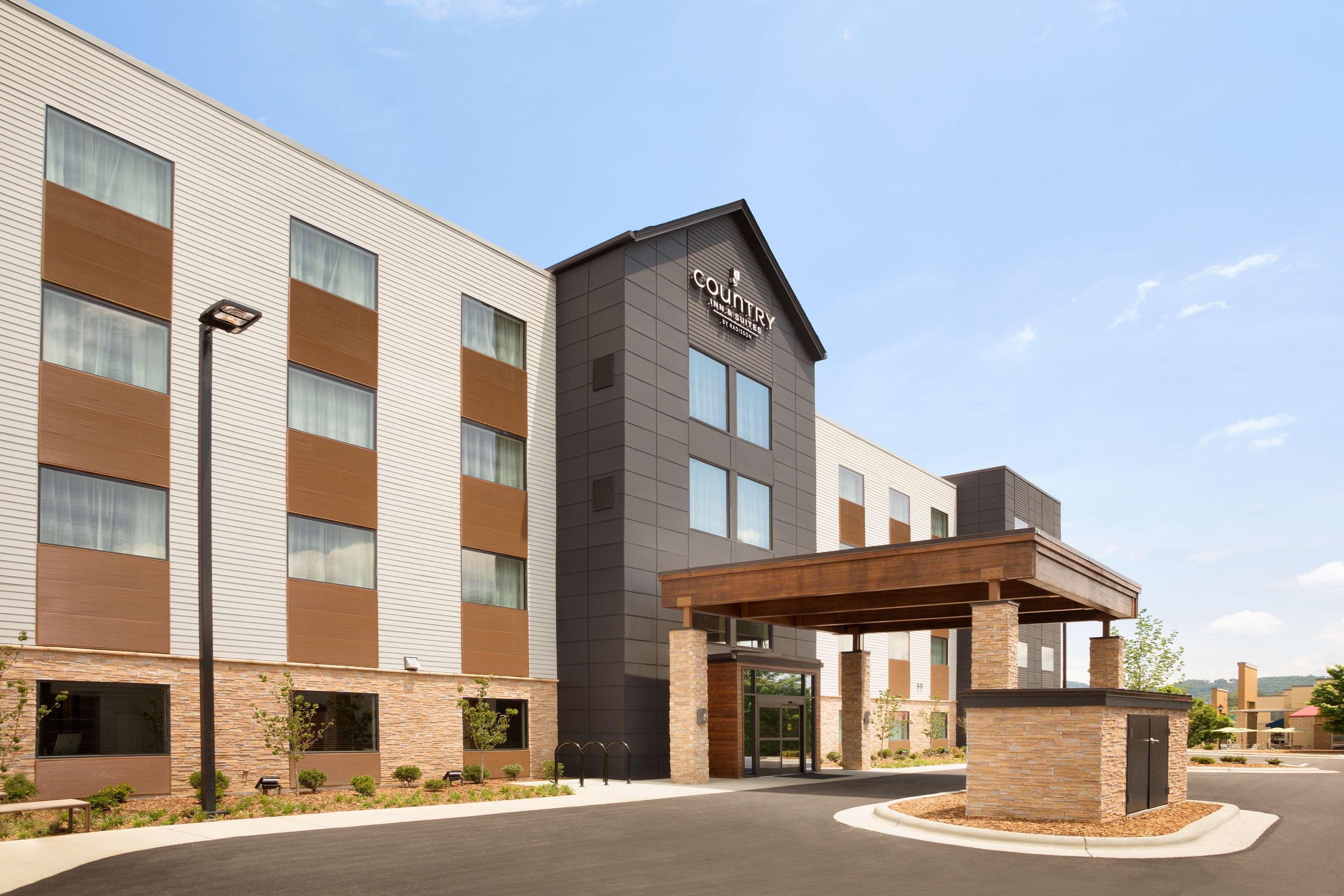 Country Inn & Suites By Radisson Asheville River Arts District Экстерьер фото